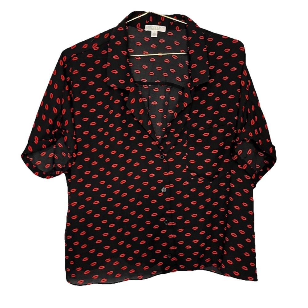 Abound Women's Large Black Red Lips Kiss Print Short Sleeve Button Up Crop Shirt